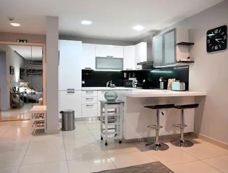 Appartement At Lara 1br Apt, 10 Mins Walk To Sliema Ferries *