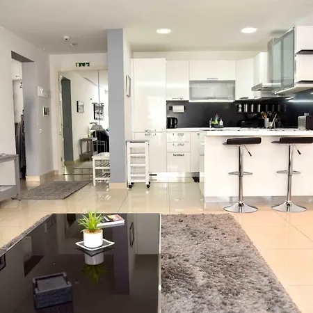 Apartamento At Lara 1br Apt, 10 Mins Walk To Sliema Ferries *